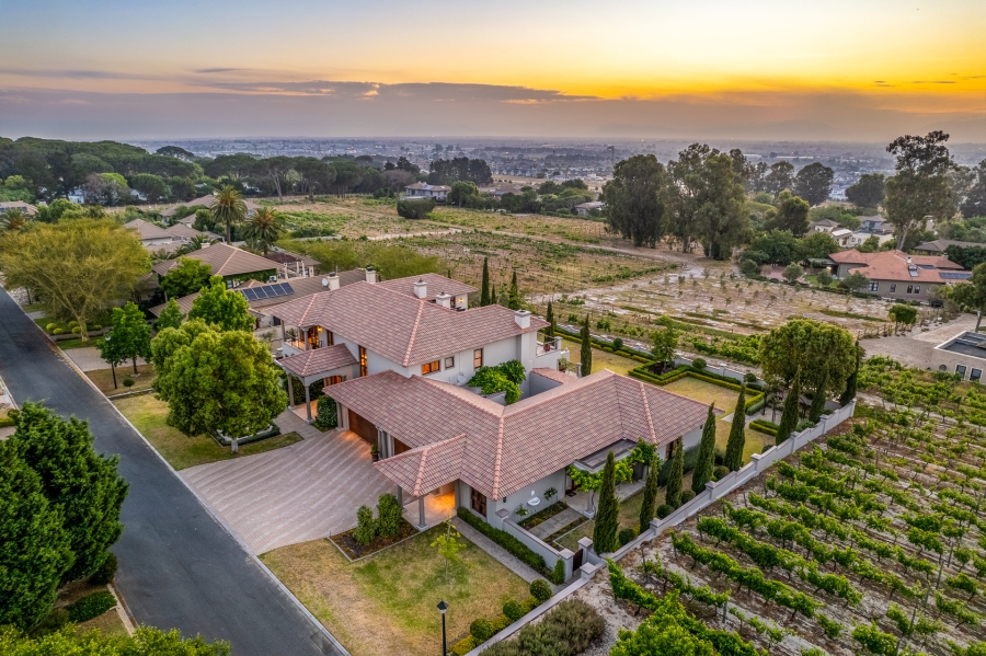 6 Bedroom Property for Sale in Klein Zevenwacht Western Cape